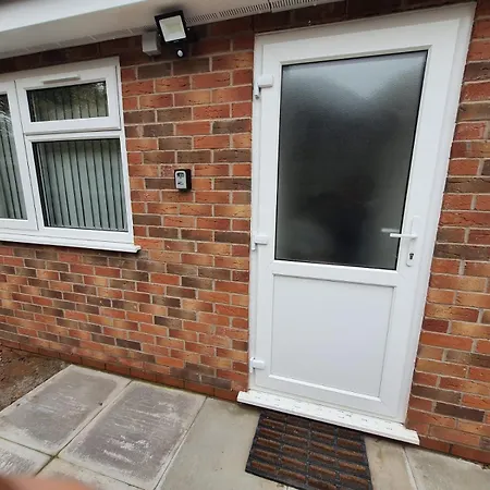 Private & En-suite Bathroom - Long Term & Contractors Welcomed *