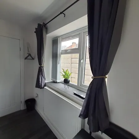Private & En-suite Bathroom - Long Term & Contractors Welcomed Birmingham