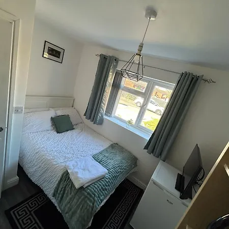 Private & En-suite Bathroom - Long Term & Contractors Welcomed Birmingham