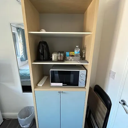Homestay Private & En-suite Bathroom - Long Term & Contractors Welcomed Birmingham